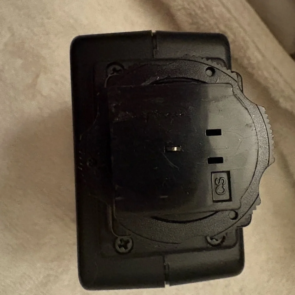 Q-15 Black Camera Flash Unit for Optimal Lighting